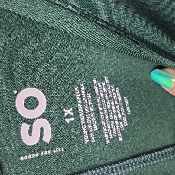 SO Plus Size Cropped Relaxed Athletic long sleeve Tee Green 1x NEW - Picture 3 of 8